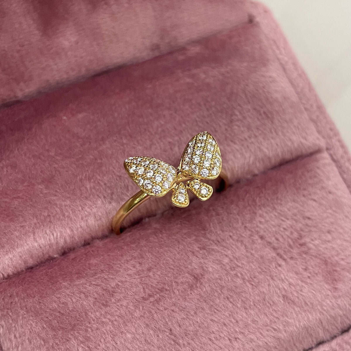 Anillo mariposa con piedras