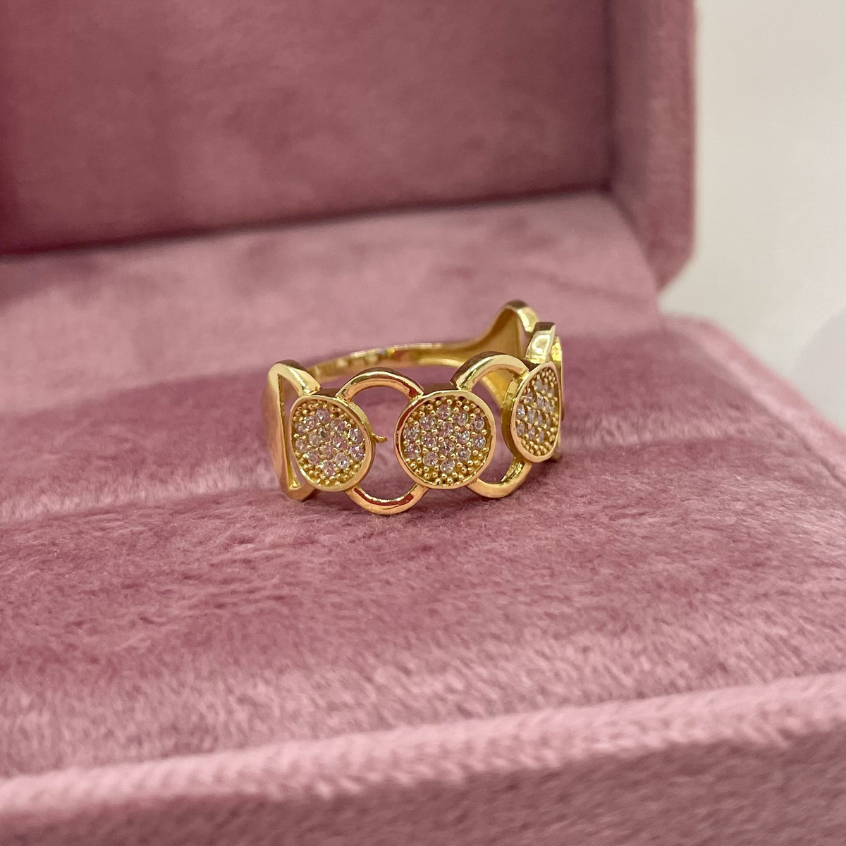 Anillo con piedras