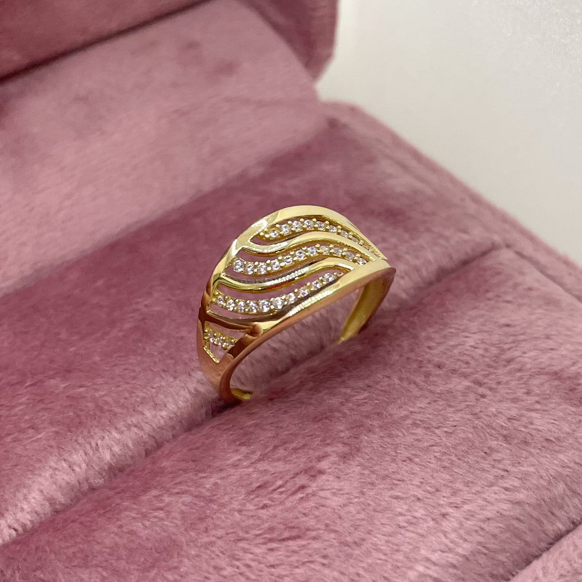 Anillo con piedras