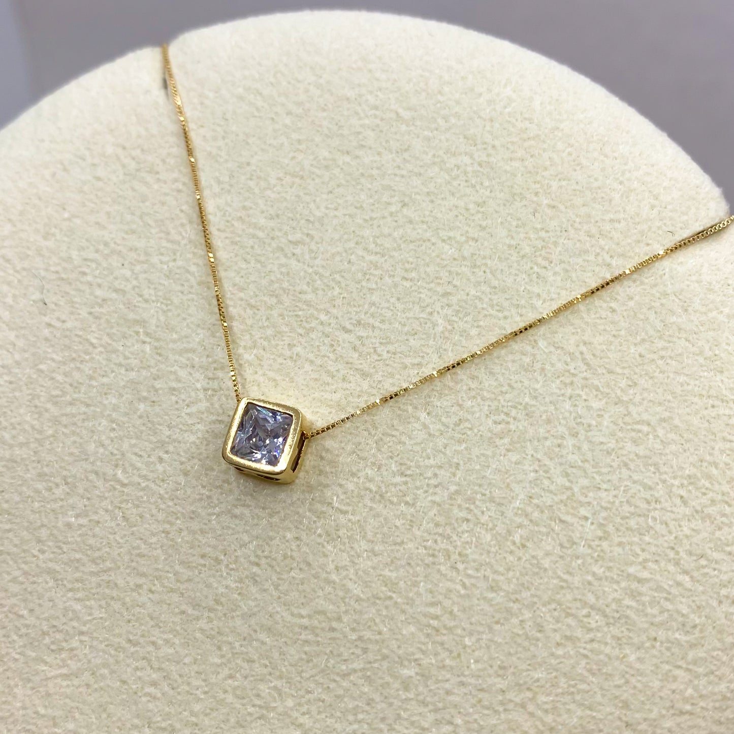 Collar Punto de Luz Cuadrado