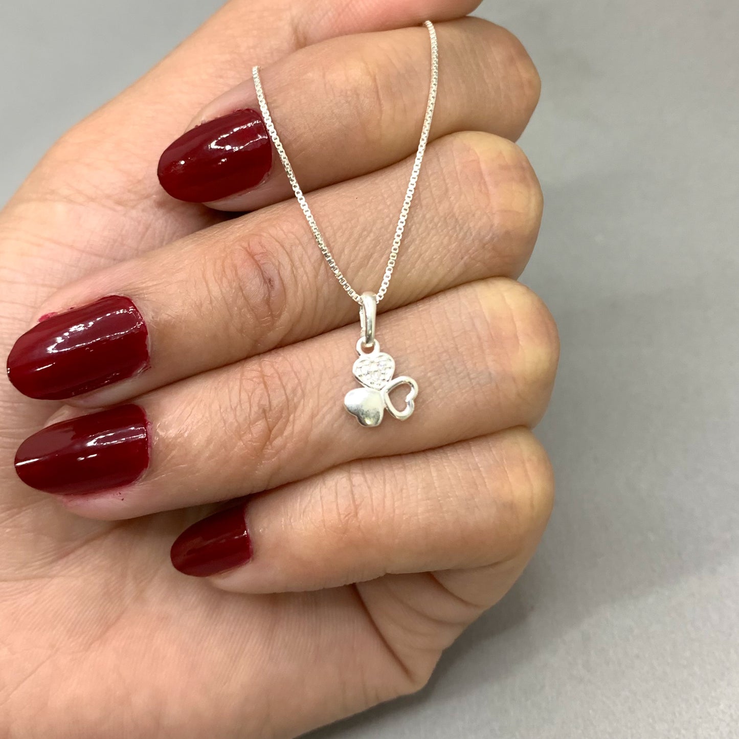 Collar minimalista Trébol