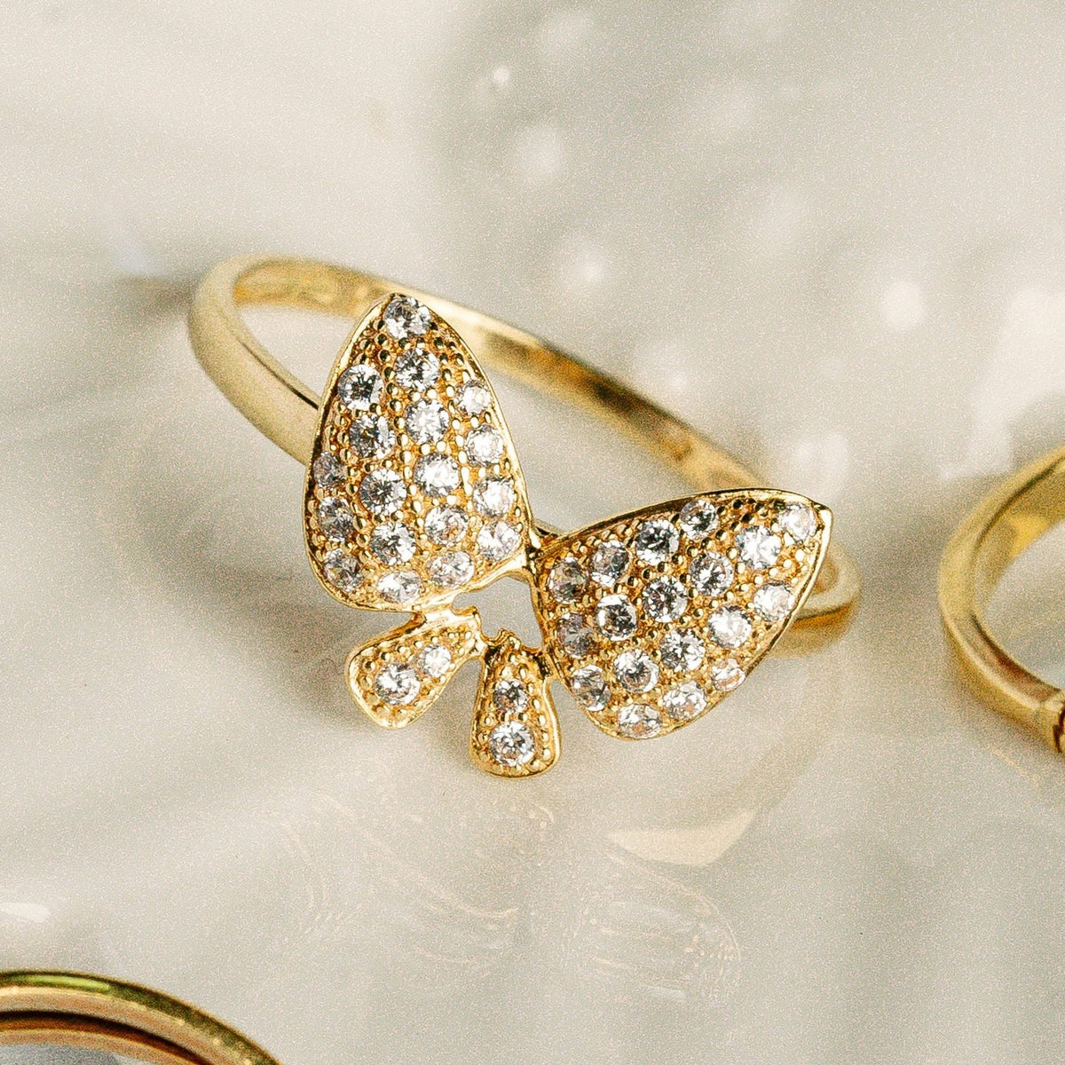 Anillo mariposa con piedras