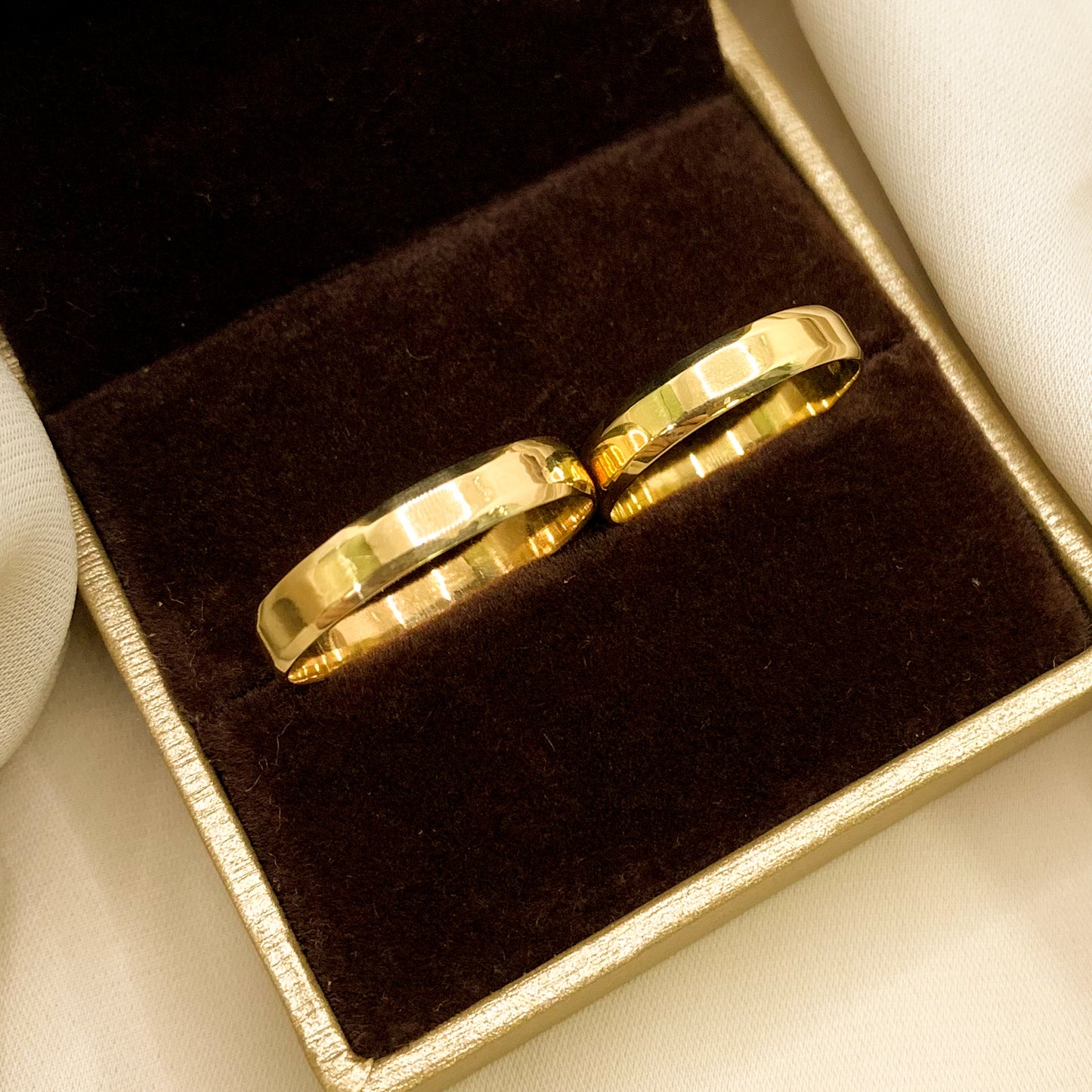 Alianzas en Oro 18K. Tipo Media Caña.