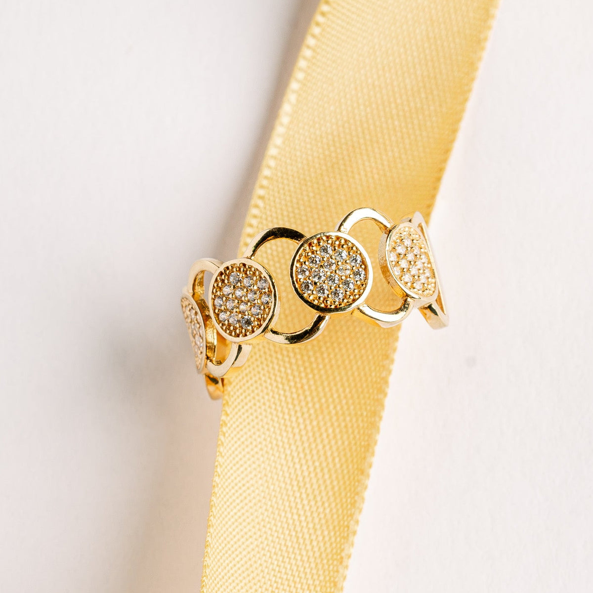 Anillo con piedras