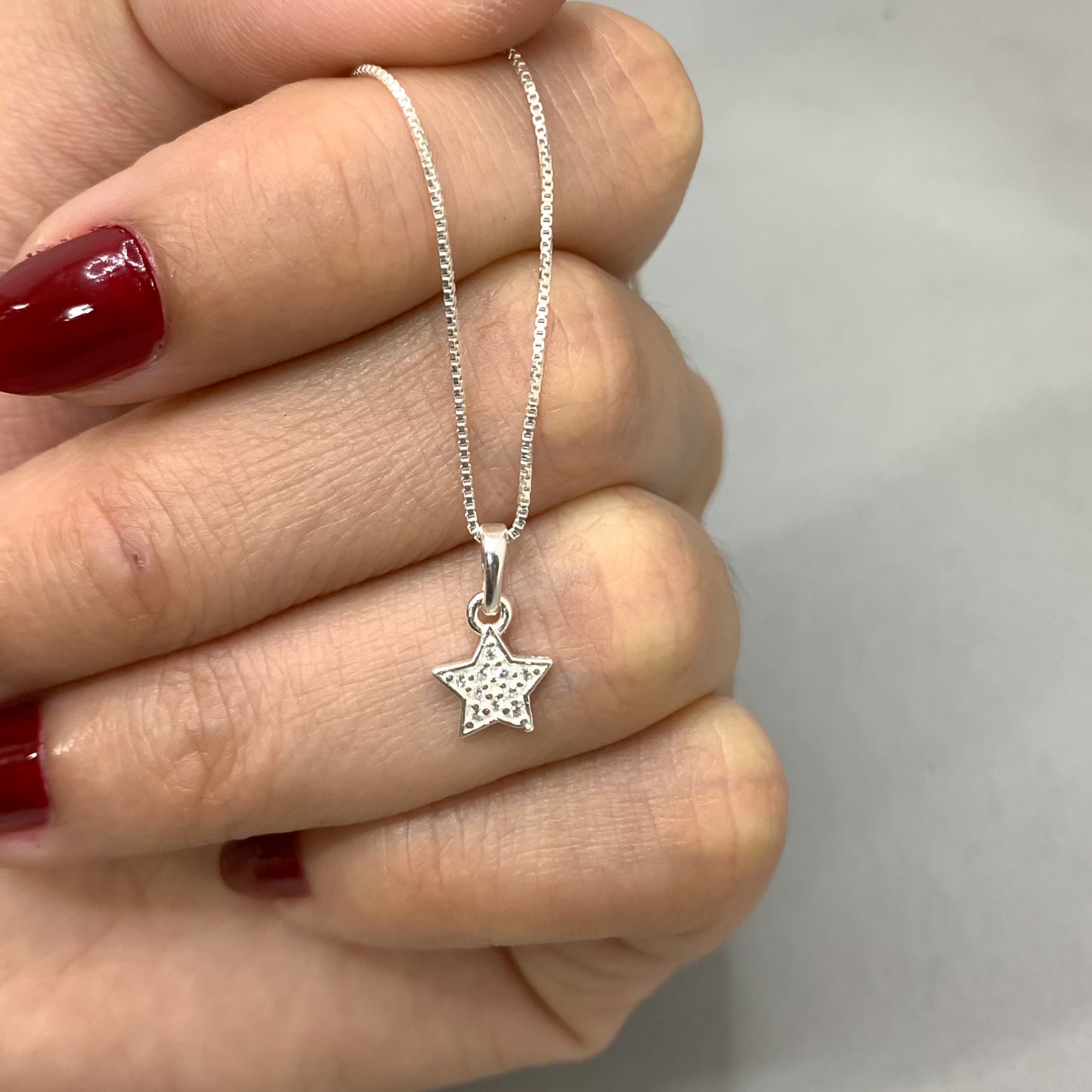 Collar minimalista Estrella