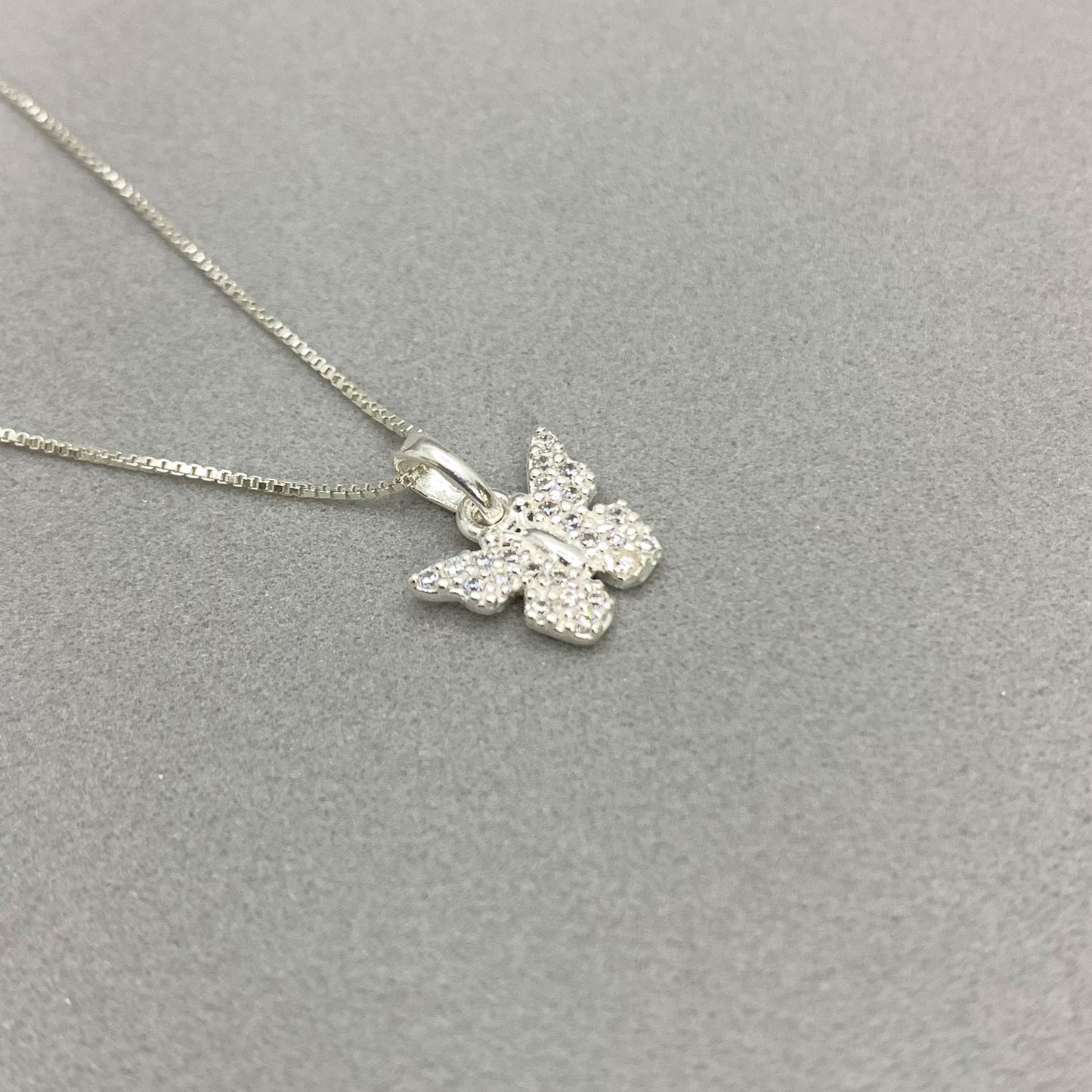 Collar minimalista Mariposa