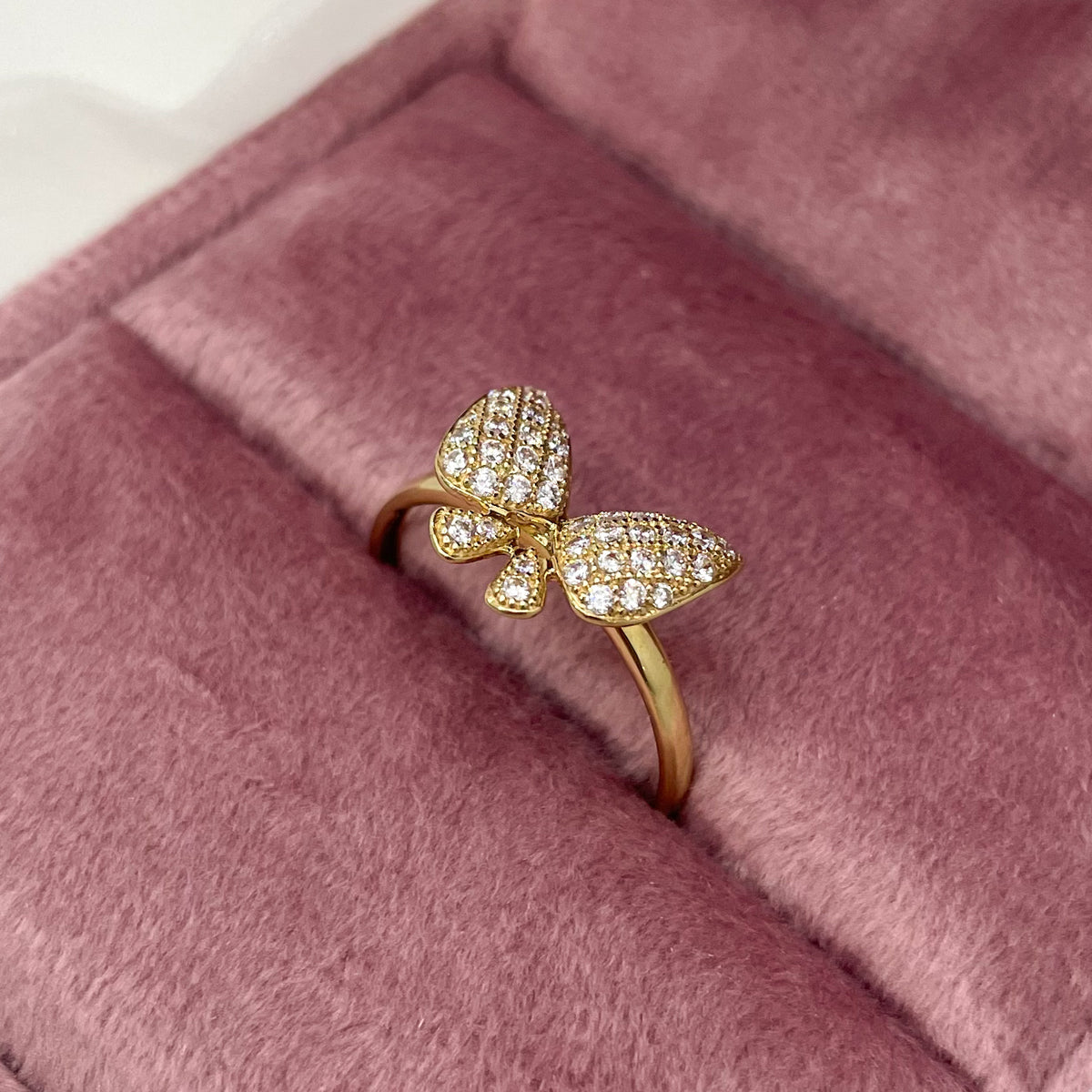 Anillo mariposa con piedras