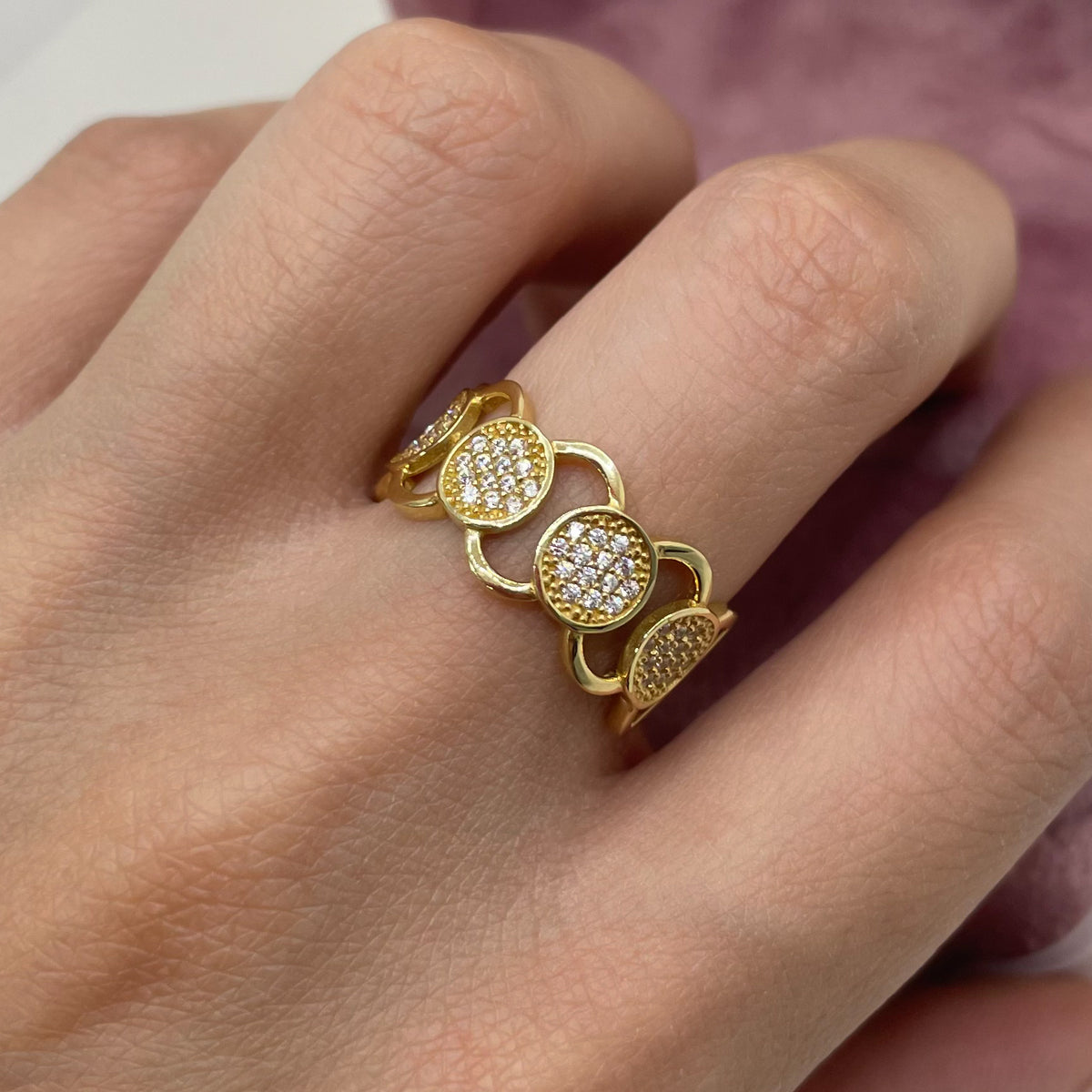 Anillo con piedras