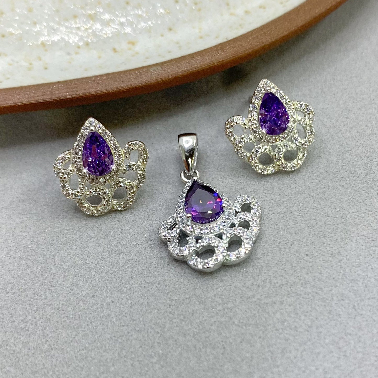 Conjunto Morado con piedras