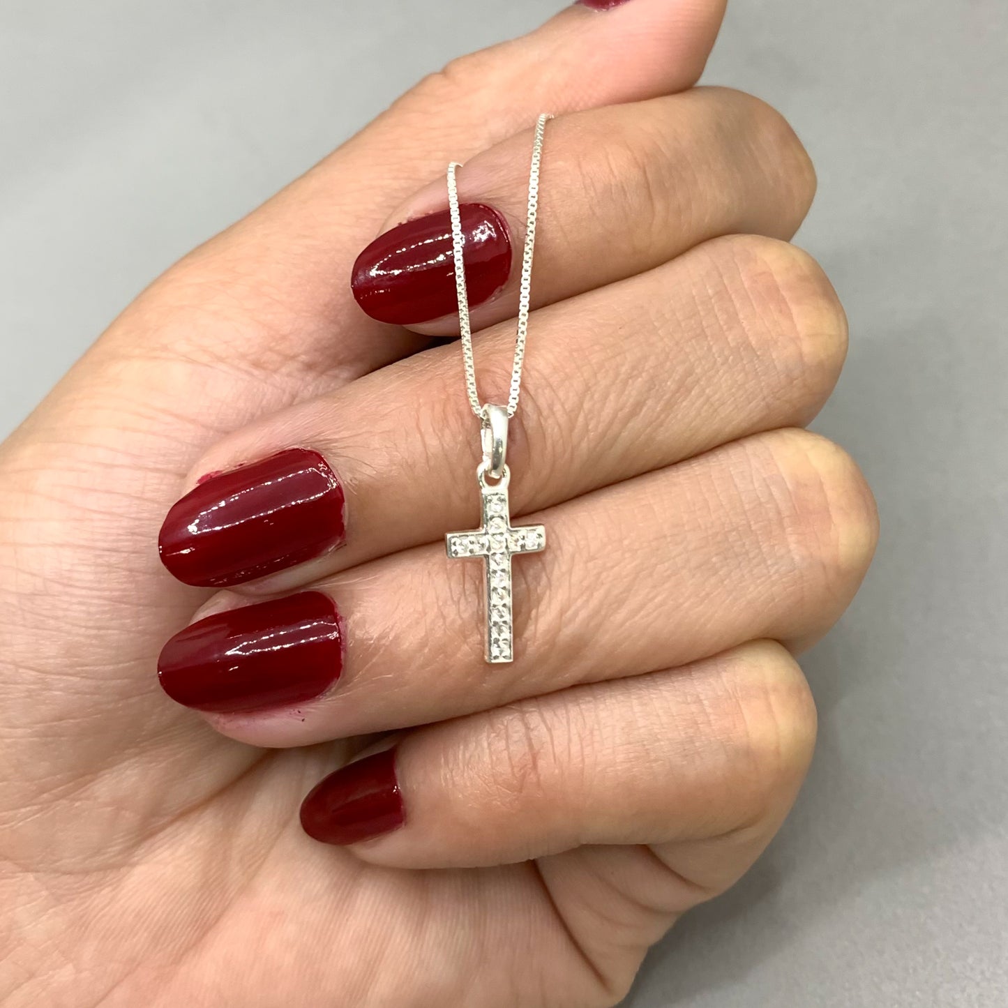 Collar minimalista Cruz