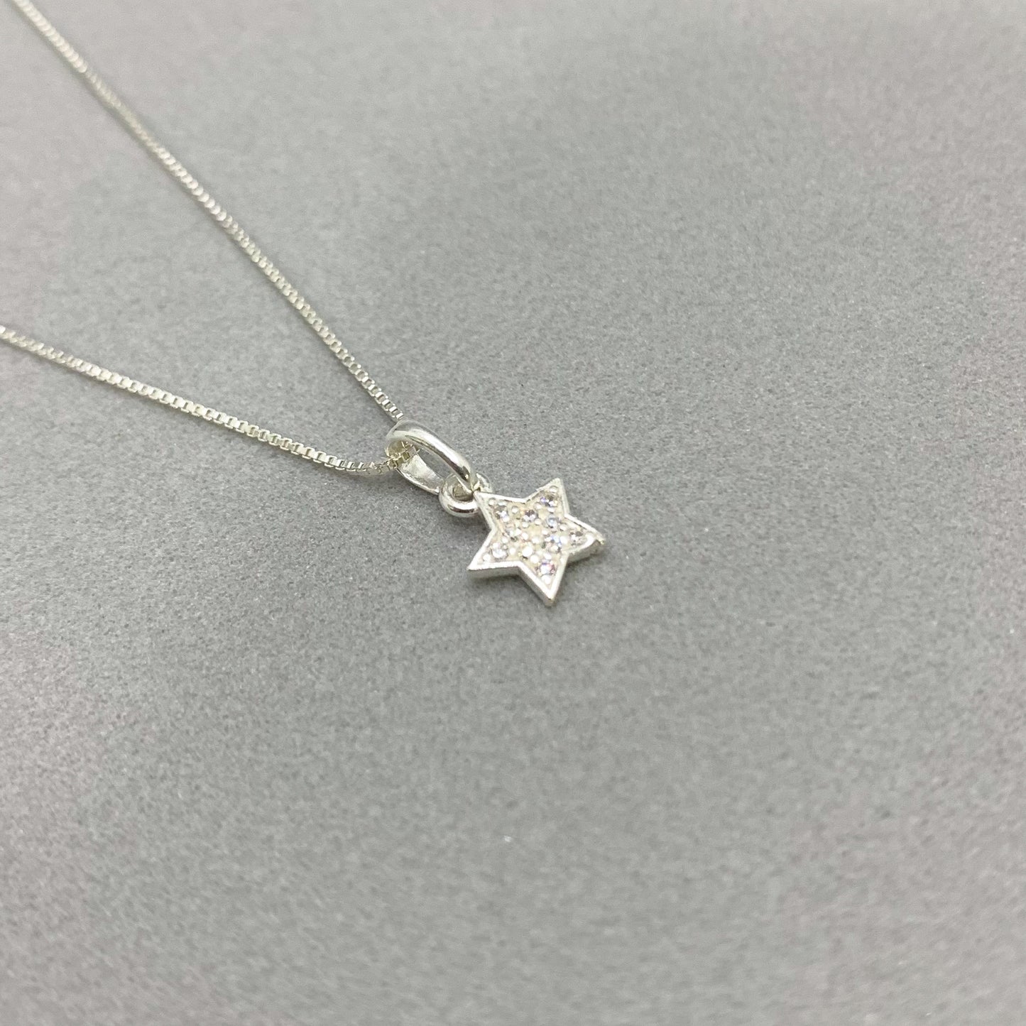 Collar minimalista Estrella