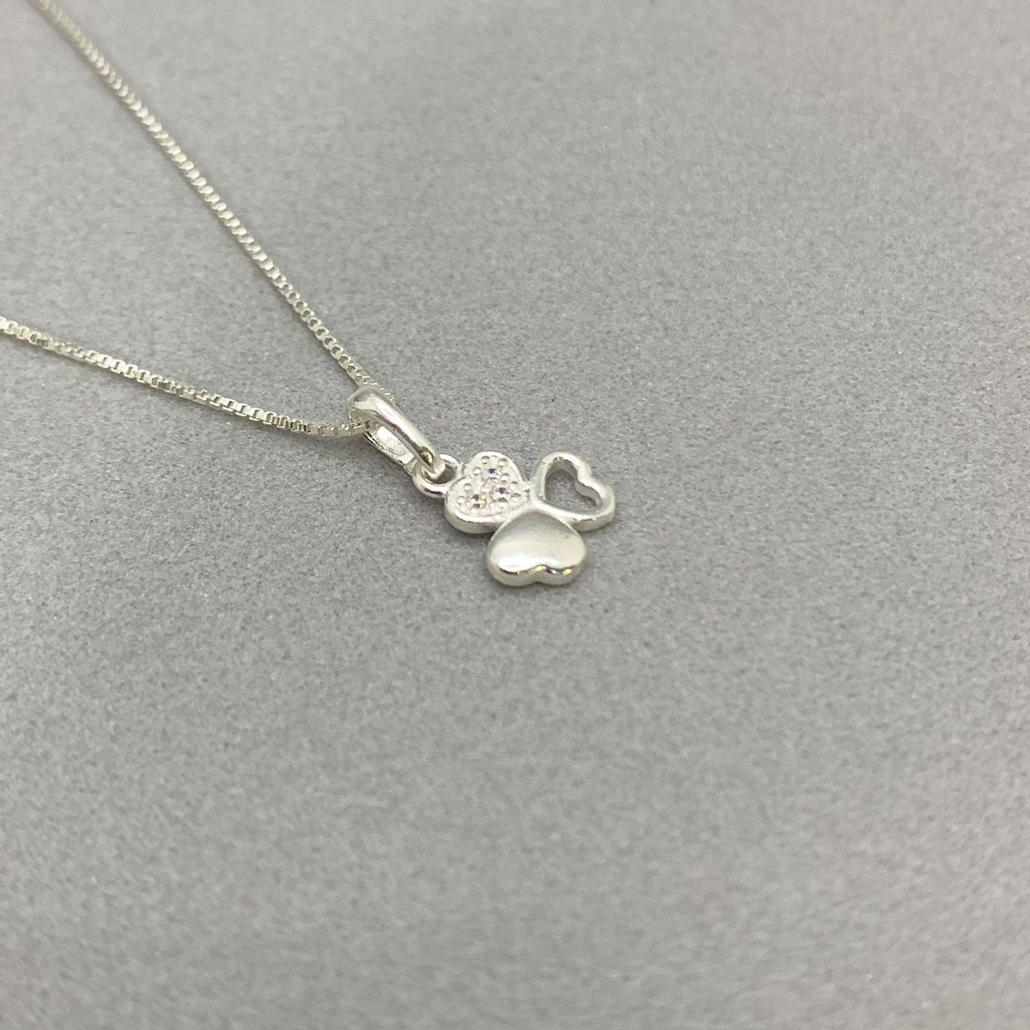 Collar minimalista Trébol